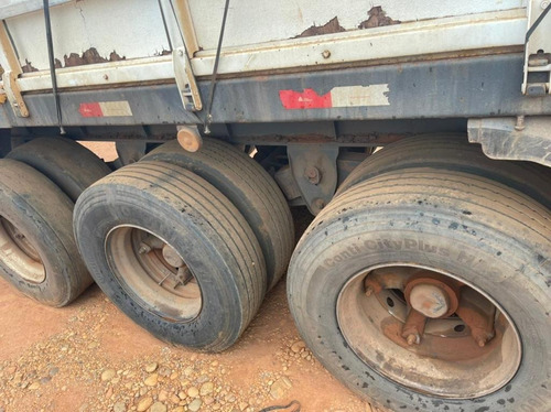 Carreta Graneleira Randon