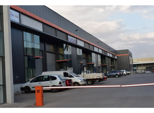 Arriendo Bodega 425,3 M2 + 69,24 M2 De Altillo, Av. La Monta