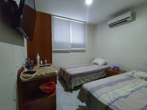 Imagen 13 de 22 de Adriana Atienzo Vende | Apartoquinta En Urb. Prebo (foc-1089)