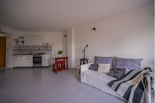Departamento Monoambiente En Venta En Morón, G.b.a. Zona Oeste, Argentina