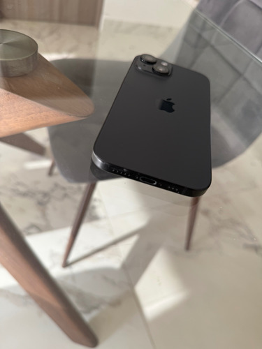 Apple iPhone 15 (256 Gb) - Negro (Usado)