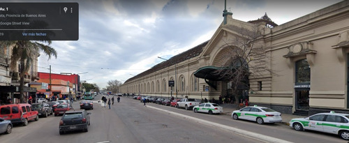 Local Sobre Avenida 1 Frente A La Estación De Tren Eléctrico Ciudad De   La Plata 