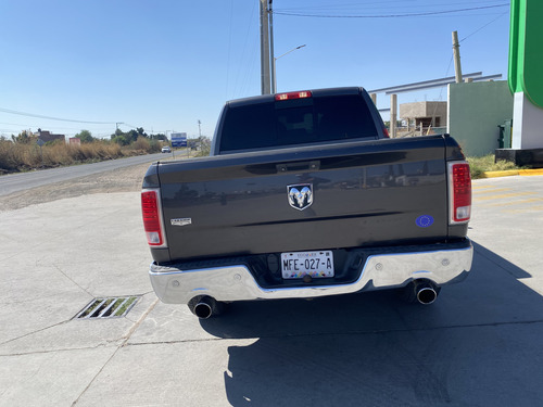 Dodge Ram 2500 5.7 Pickup Crew Cab Laramie 4x2 Mt