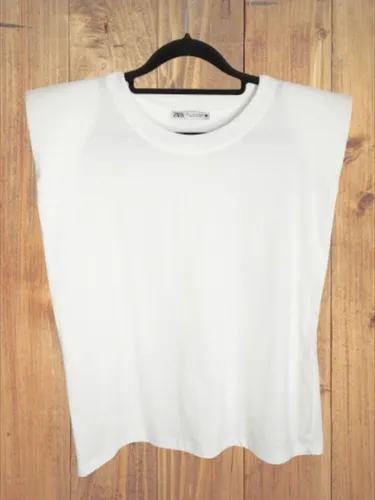 Remera hombreras zara deals