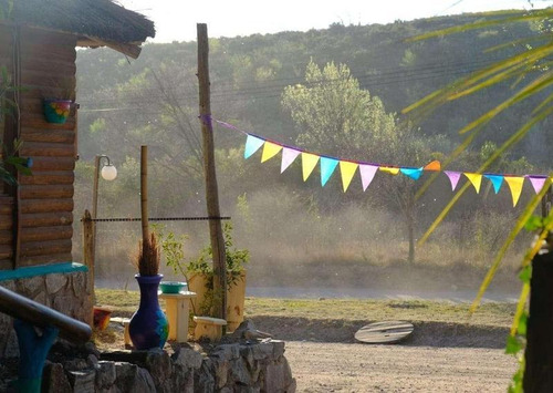 Imagen 10 de 13 de Villa Giardino Local Con Vivienda Sobre Camino De Los Artesanos