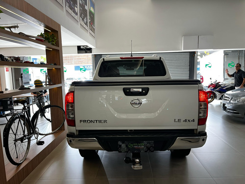 Nissan Frontier 2.3 Le Cab. Dupla 4x4 Aut. 4p