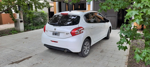 Peugeot 208 Allure 1.6 Touchscreen 5 Puertas Modelo 2015