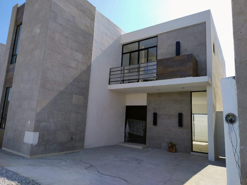 Casa En Venta En Fraccionamiento Los Olivos, Gomez Palacio