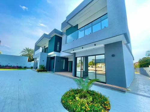 Villa Moderna A Estrenar
