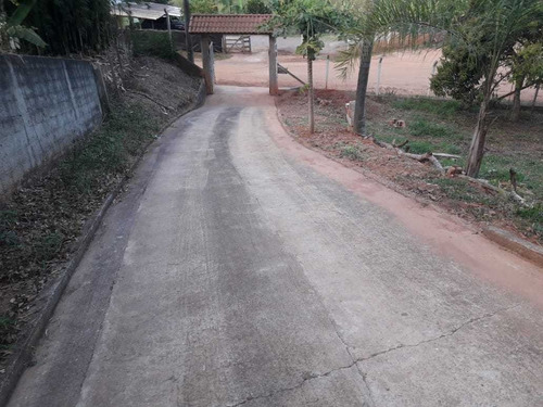 Chacará Para Temporada Com Piscina E Campo De Futebol