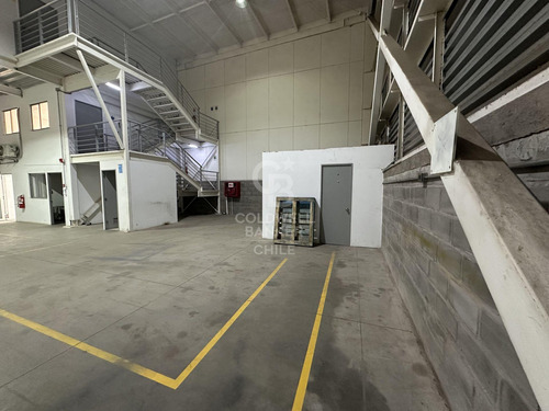 Bodega Con Oficina | Lampa