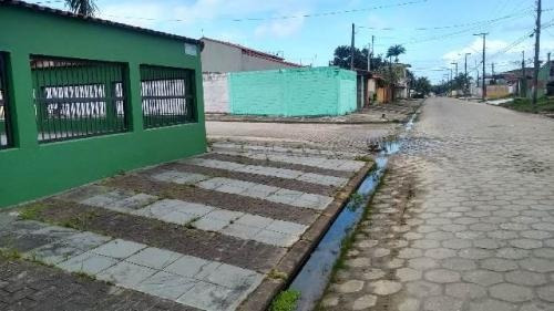 Imagem 2 de 13 de Casa Com 2 Quartos Lado Praia Em Ótimo Bairro De Itanhaém!