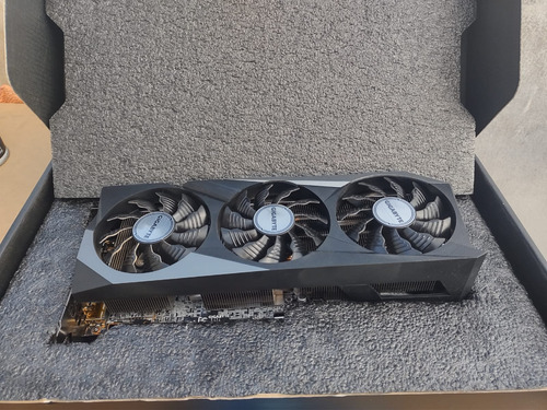 Tarjeta De Video Gigabyte 16gb Rx 6800 Gddr6 Gaming Oc (Usado)
