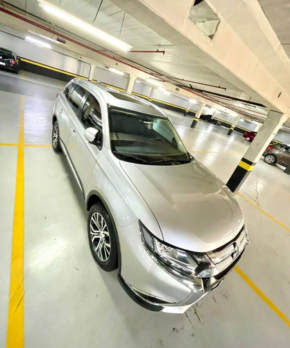 Imagem 2 de 12 de Mitsubishi Outlander 2.0 16v Gasolina 4p Automático