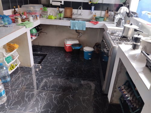 Hermosa Casa Con Terreno Con Todos Los Servicios Basicos, Para Personas Estrictamente Interezadas