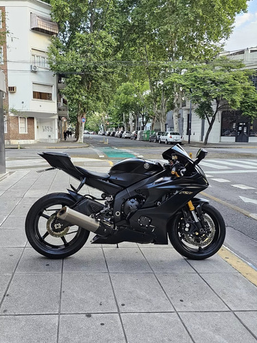 Yamaha R6