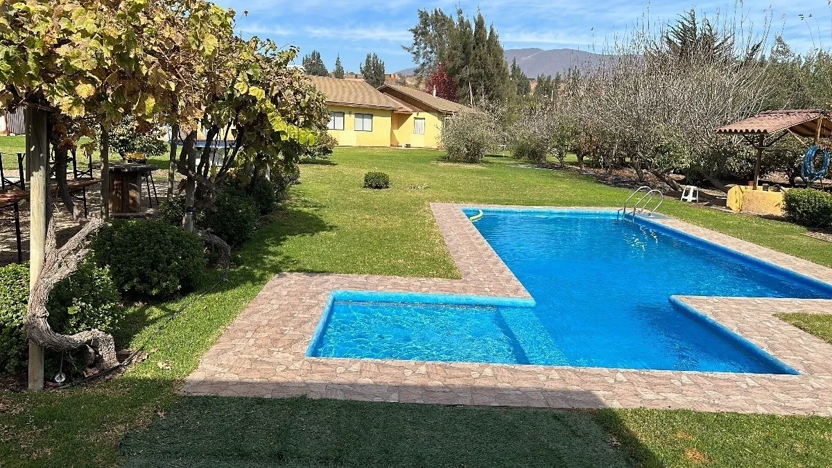 Imagen 1 de 14 de Acogedora Casa En Parcela Con Árboles Frutales