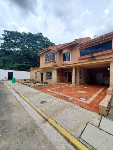 Annic Coronado Remax Vende Casa Quinta, Urbanizacion Prebo Iii Ref. 227175