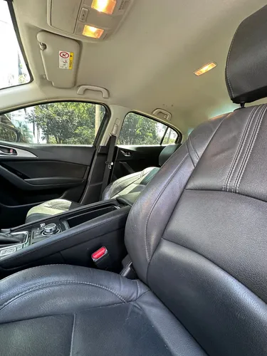 Mazda 3 2.0 Sport Touring