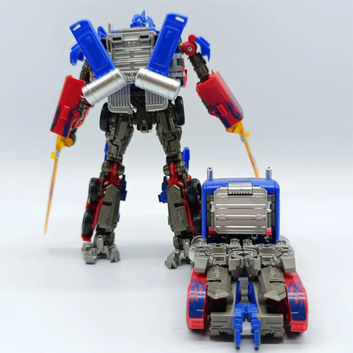 Una Miniatura Deformable Optimus Prime De Los Transformers A