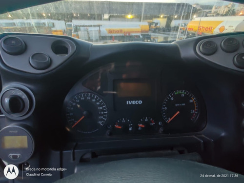 Imagem 6 de 15 de Iveco Stralis 410 2010 6x2 Baixo Km
