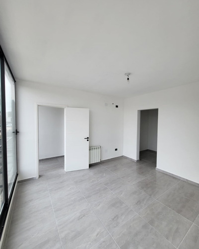 Imagen 6 de 21 de Duplex En Venta De 3 Dormitorios, Galeria Cubierta Con Asador, Cochera Doble
