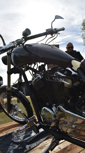 Honda Black Shadow