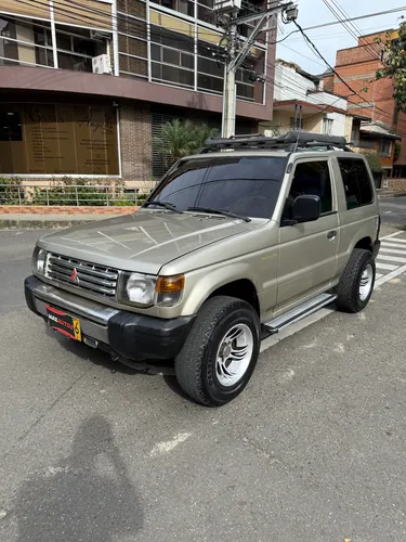 Mitsubishi Montero 3.0 V13