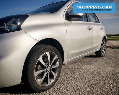 Nissan March -