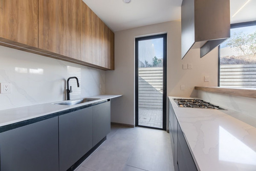 Casa Nueva En Venta De Autor Fracc Nuevo Refugio Roof Garden