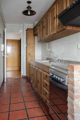 Imagen 3 de 14 de Departamento En Venta De 2 Ambientes Amplios - Ubicado En El Barrio De Villa Crespo!