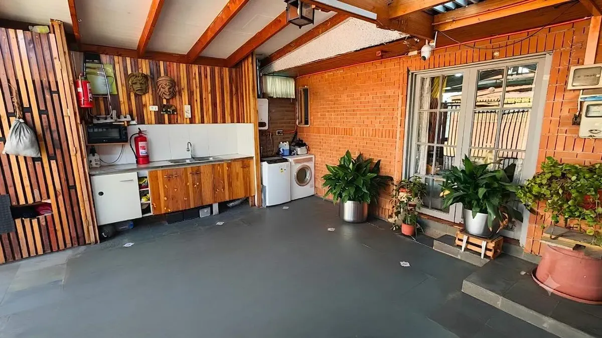 Imagen 2 de 18 de Casa En Venta Maipu Ampliada Regularizada 3 Dor 2 Bañ 2 Esta