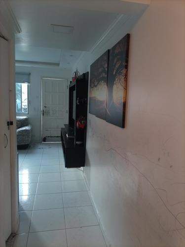 Casa Com 2 Sala 4 Quarto 1 Cozinha 4 Banheiro,1 Quintal.