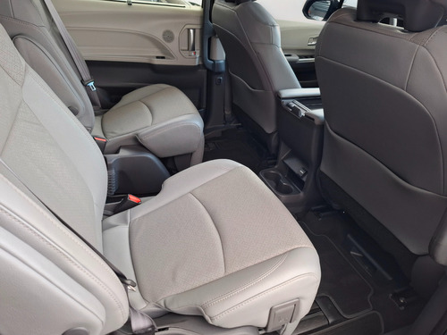 Toyota Sienna 2.5 Limited At hibrida
