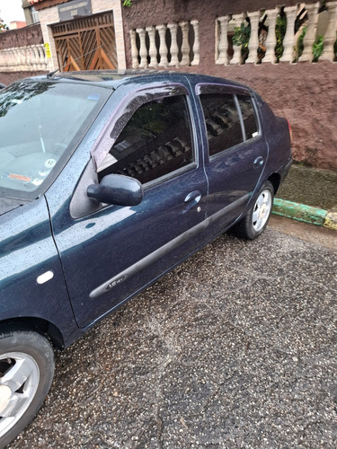 Renault Clio Sedan 1.6 16v Privilège Hi-flex 4p