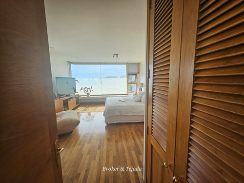 Tejada 5dormt+2estar+5baños+piscina+moderna.