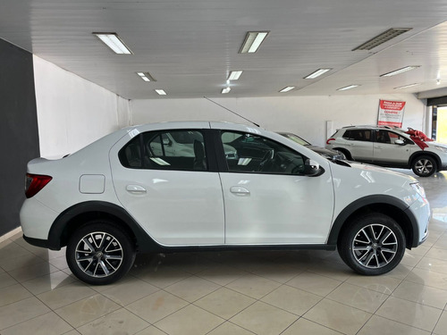 Renault Logan 1.6 Iconic 16v X-tronic 4p