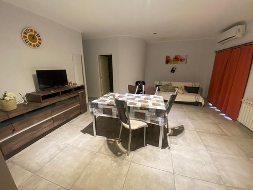 Imagen 6 de 24 de Departamento De Dos Dormitorios Centrico Con Cochera Y Pileta