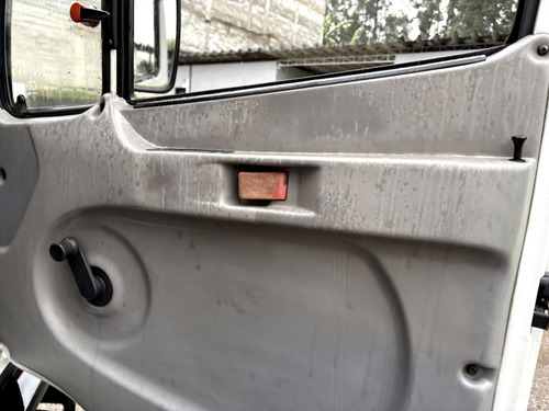 Mb 710 Ano 2002 Bau Refrigerado 709 915 912 914 1016