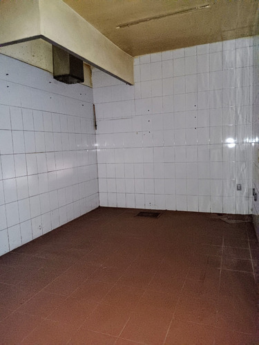 Rento Local 47 M2 En Área De Comida Rápida C. Comercial
