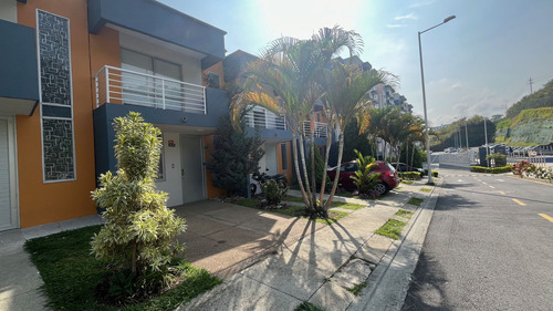 Venta De Hermosa Casa Sin Vecinos Al Frente Villa Verde Pereira