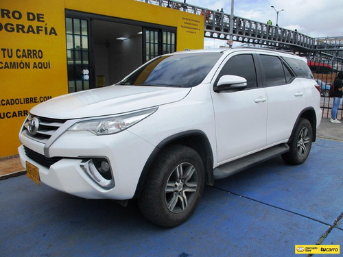 Toyota Fortuner Sw4 Street 4x2 2700cc At Aa