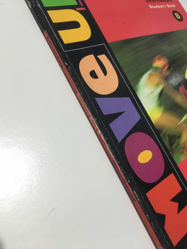 Livro Didático Move Up Intermediate - Livro Do Aluno B. Inglês Heinemann 1a Edição.