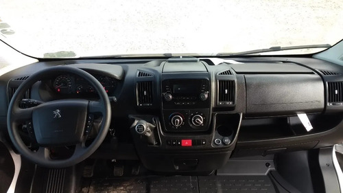 Imagen 8 de 17 de Peugeot Boxer Premium 2.2 Hdi L4 H2 Mini Bus 17+1 - Sm