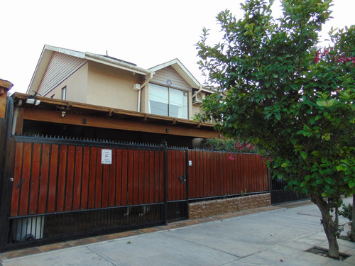 Casa El Rosal 3 Dormitorios 2 Pisos Terraza Pasaje Cerrado