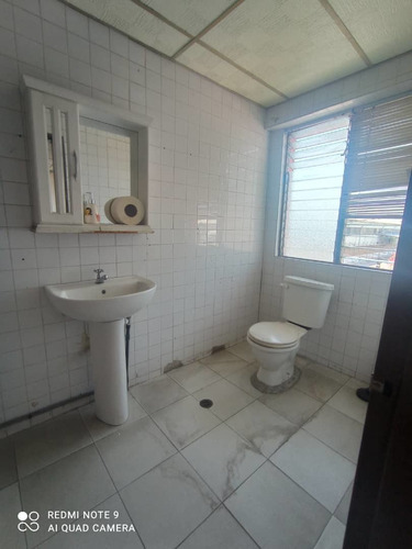 Imagen 6 de 8 de Yohandys Vende Galpon Industrial En La Urb Los Criollitos