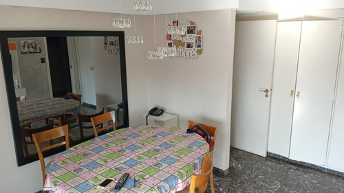 Luminoso Semipiso De 5 Ambientes Con Balcón Y Vista Abierta En Venta - Barrio Norte