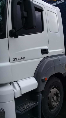 Imagem 4 de 5 de Mercedes Axor 2644