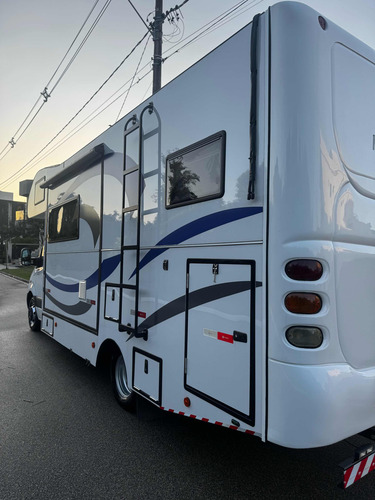 Motorhome Sprinter517 2024 Para 6pessoas Viajando E Dormindo