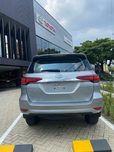 Toyota Fortuner 2.7 Srv Street Aut